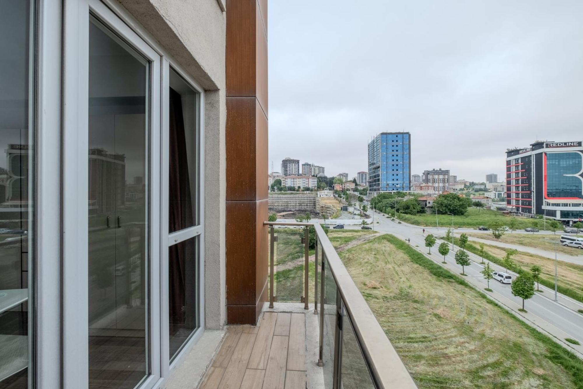 Modern Studio Flat W Balcony In Bagcilar * İstanbul